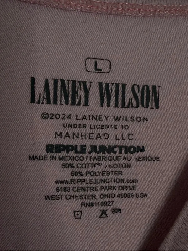 Ripple Junction Lainey Wilson Heart Like a Truck Graphic T-Shirt Pink Large Concert Tee - Image 4