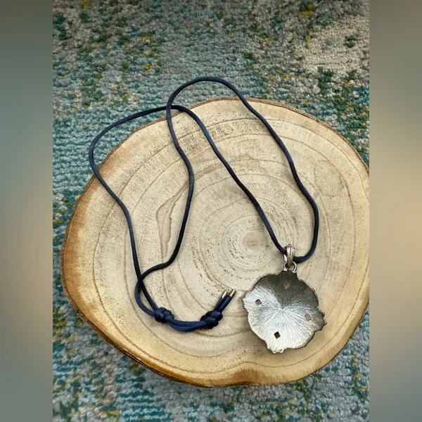 Vintage silver medallion cord necklace - Image 6