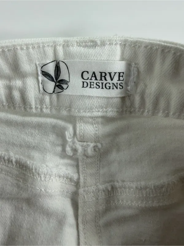Carve‎ Designs coastal beach boho White Raw-Hem Y2K Denim Mini Skirt - Image 3