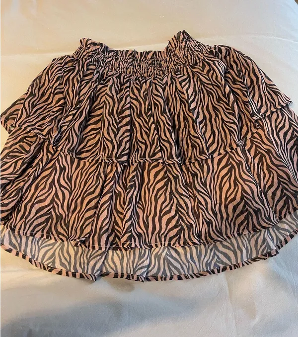 Pink Lily Skirt - Image 2