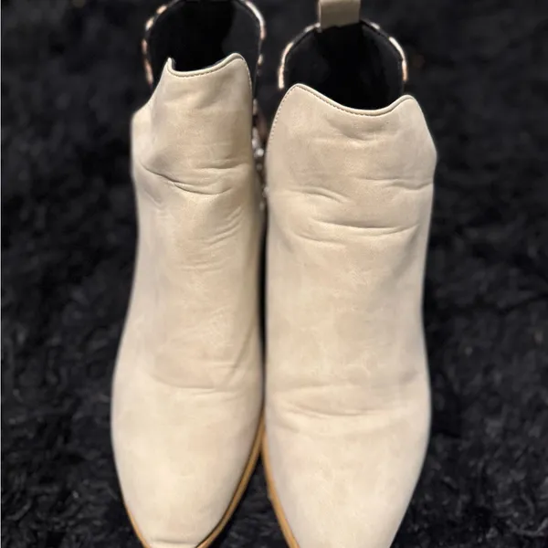 Women's Cream Ankle Boots Size 11 - Image 2