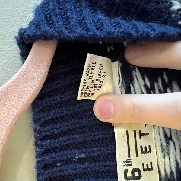 ✨ Vintage 16th Street Blue White Abstract Stripes Sweater Small‎ - Image 8
