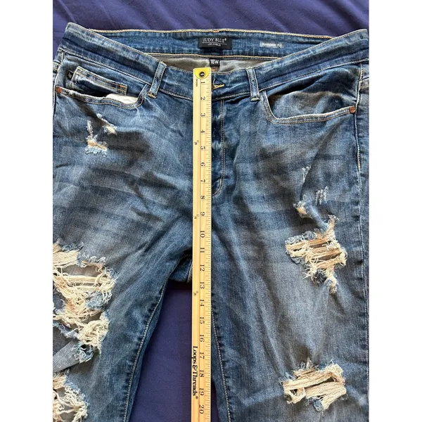 Judy Blue Los Angeles Boyfriend Fit Distressed Ripped Jeans Medium Wash 18W - Image 4