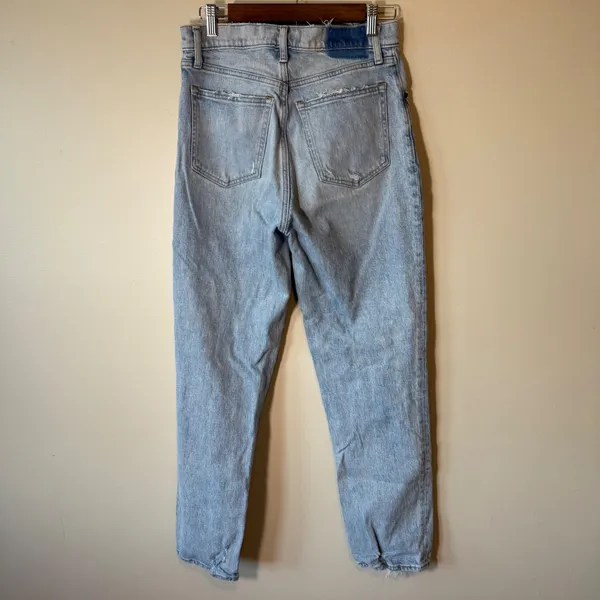 Abercrombie & Fitch The 90s Straight Ultra High Rise Light Wash‎ Jeans Size 28 - Image 6