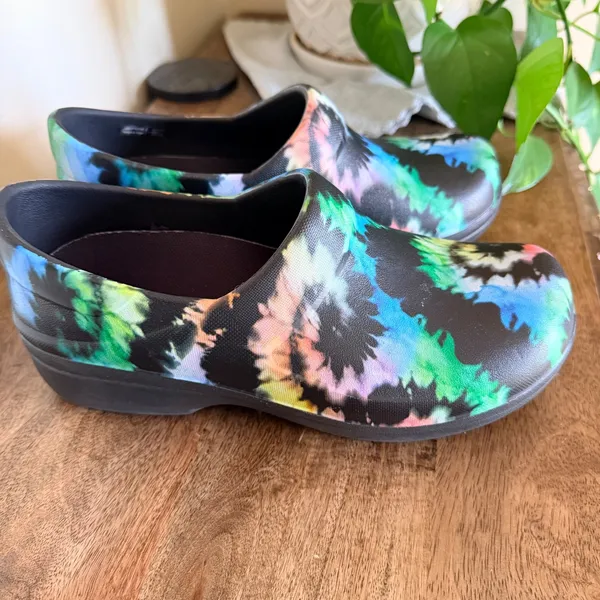 Crocs Neria‎ Pro II Clogs Womens Size 7 Black Tie Dye Slip Resistant Work Shoes - Image 4