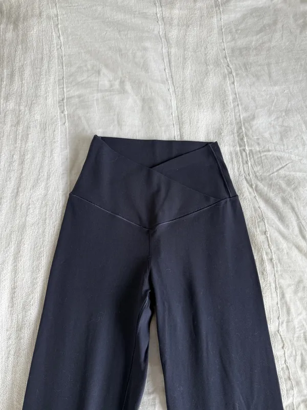 Offline by Aerie navy crossover high rise flare leggings - Image 4