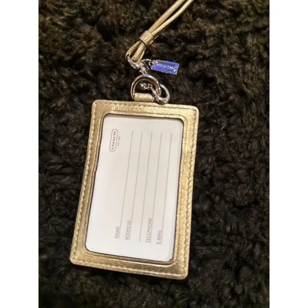 COACH Signature ID badge holder Gold - Image 3