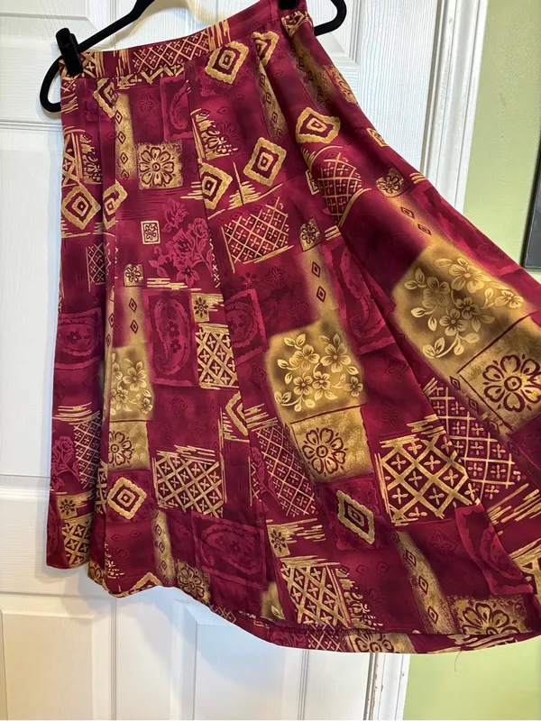 Alfred Dunner Burgundy and Gold Patterned A-Line Skirt - Image 2