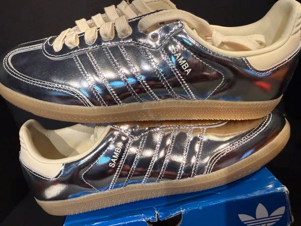 Adidas Samba OG metallic Silver 8.5W - Image 2