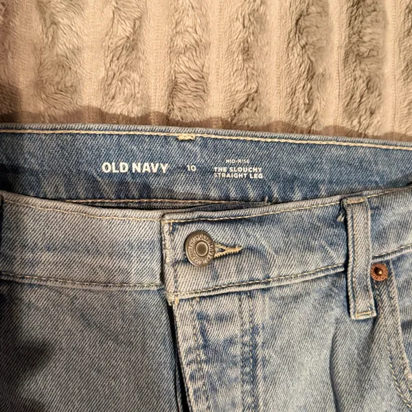 Old Navy Slouchy Straight Leg Jeans Womens 10 Light Wash Mid Rise Button Fly - Image 3