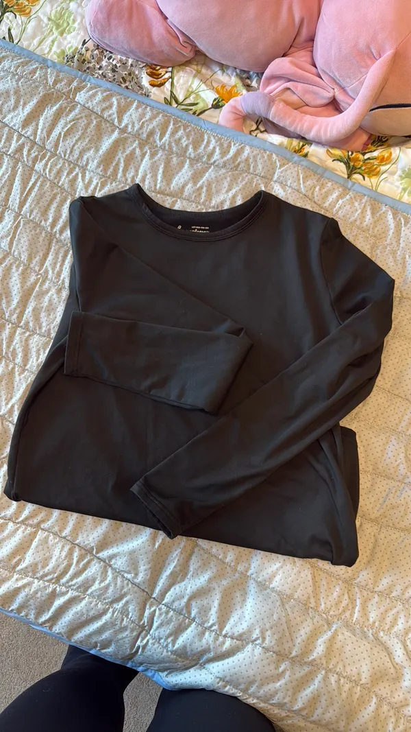 Black fleece top Size M - Image 2