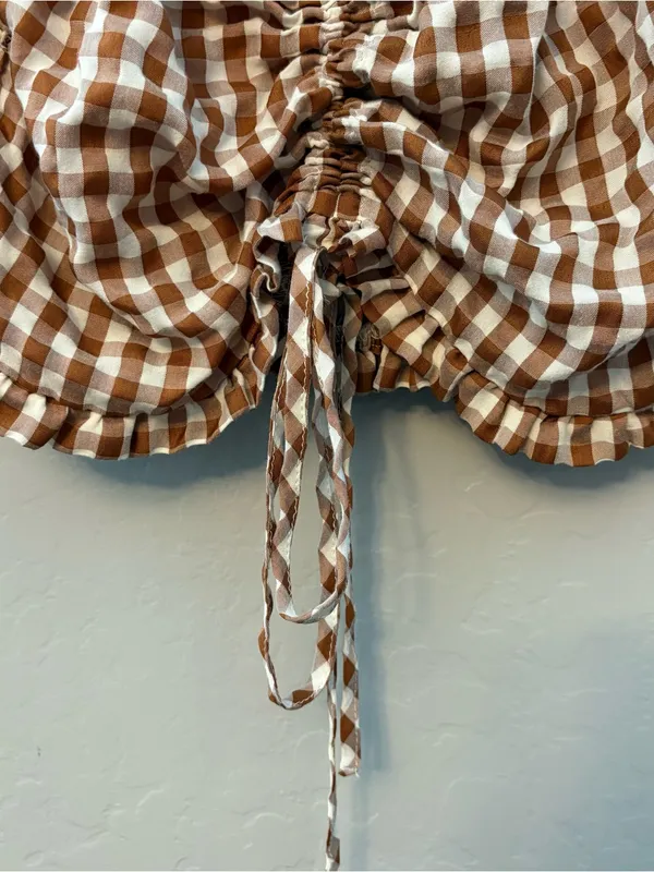 Indigo Rising brown white gingham plaid tie front ruffled crop top medium - Image 4