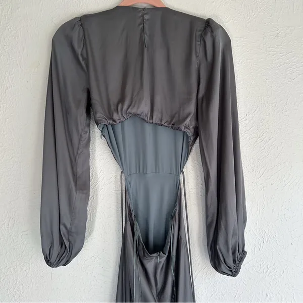 ASTR the Label Quinn Maxi Dress in Sage Open Back Satin Sz XS - Image 6