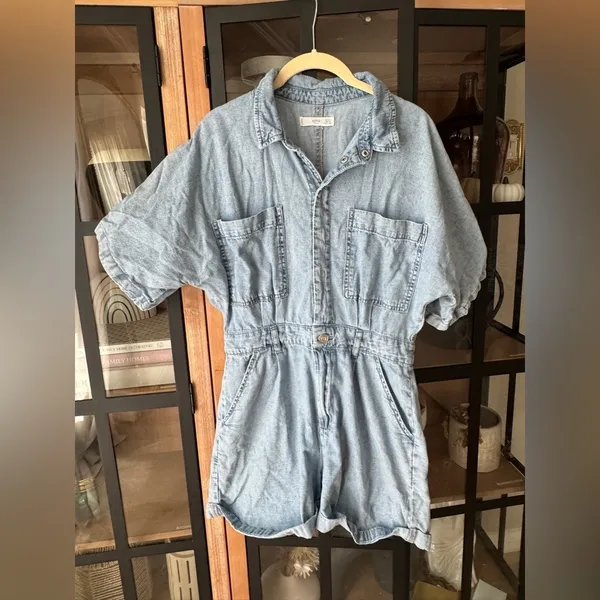 Mango denim romper playsuit light wash chambray short sleeve pockets button down - Image 4