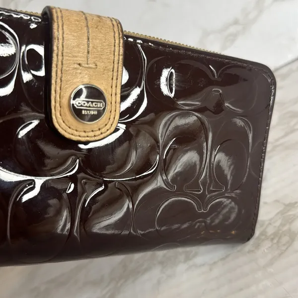 Coach Women's Patent Leather Accordion Zip Wallet Brown OS - Image 5