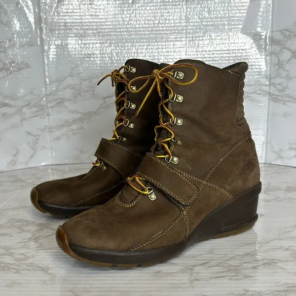 Timberland Brown Nubuck Leather Lace Up Wedge Boots size 9.5‎ - Image 2