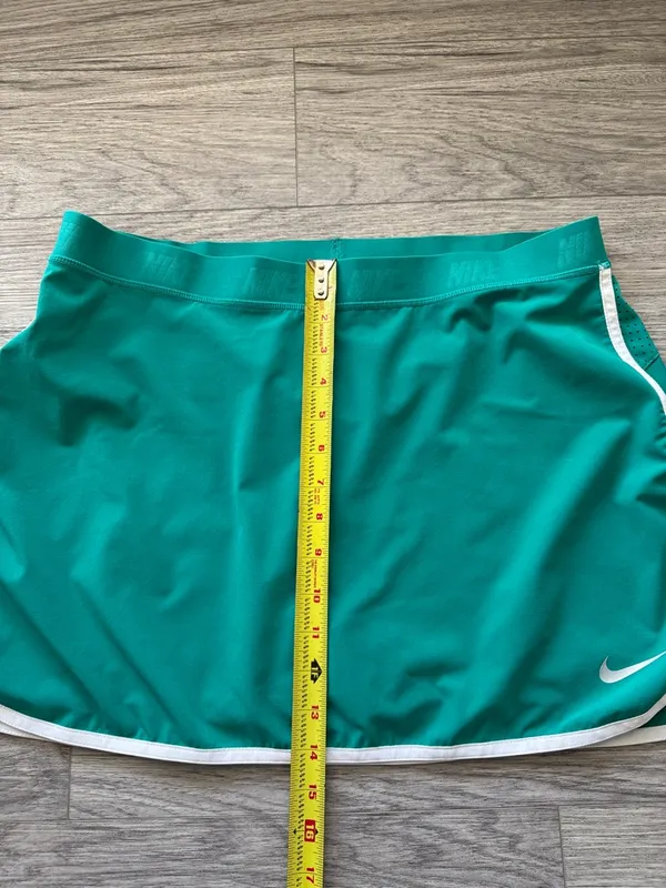 Nike Teal Golf Skort with White Logo Size XL - Image 3