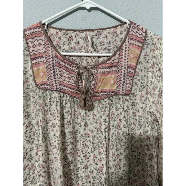 Free People Blouse S Floral Metallic Tassel Peasant Blouse Pink Cream Cottage - Image 3