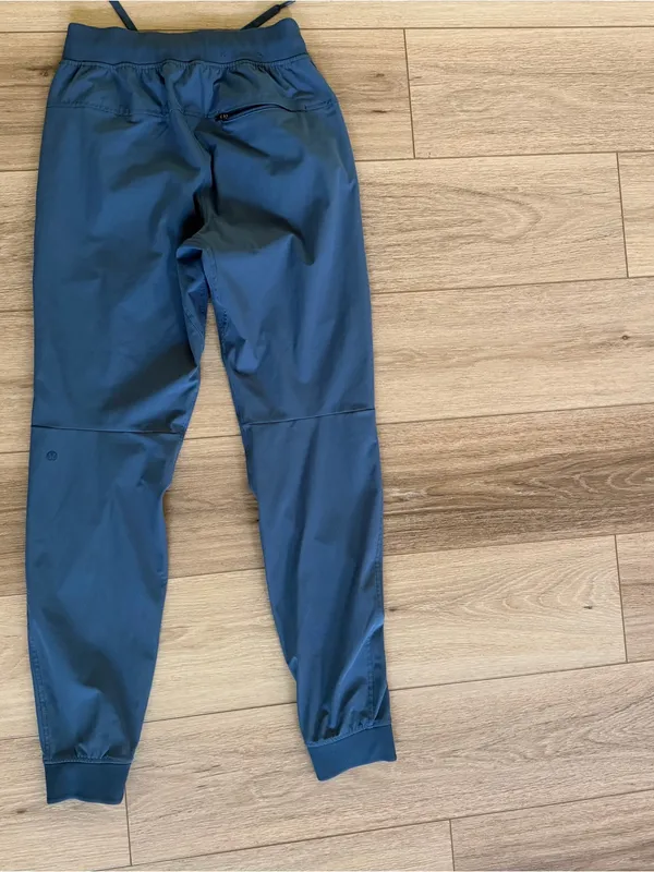 lululemon athletica grey Jogger Pants Size XS - Image 3