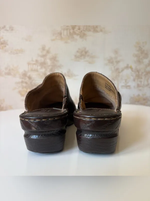 Vintage Y2K B.O.C. Fairycore Dark Brown Leather Clog Mules - Image 3