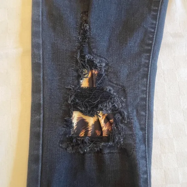 Judy Blue 7/28 Leopard Patch Black High Rise Ripped Skinny Jeans JB82168BK - Image 7