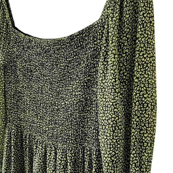 cupcakes and cashmere Demi Floral Smocked Dress M - Image 7