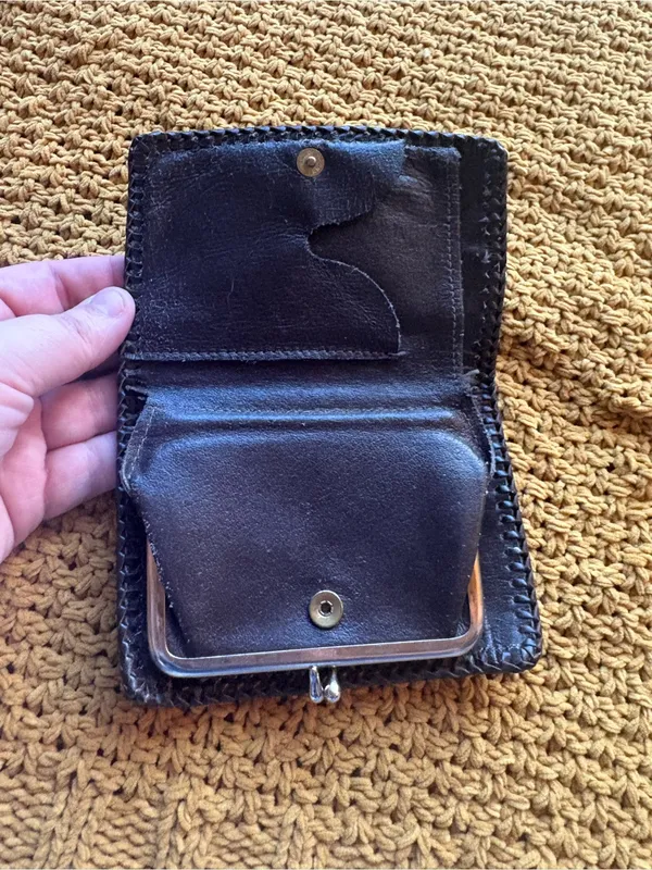 Handmade Vintage Tooled Leather Floral Kiss Lock Wallet Coin Purse - Image 4