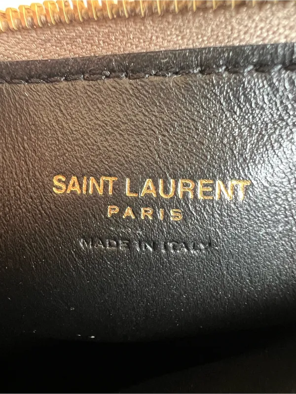 Saint Laurent YSL Le 5 à 7 Small Leather Shoulder Bag in Beige - Image 12
