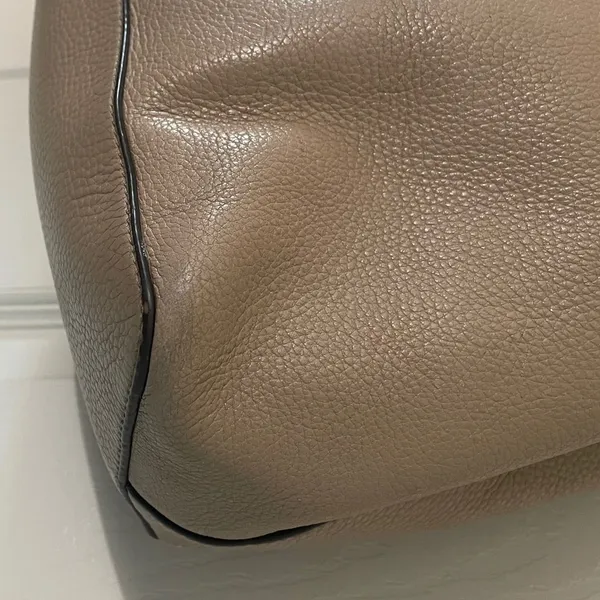 Tory Burch Light Brown Leather Mcgraw/Taylor Hobo Slouchy Bag - Image 8