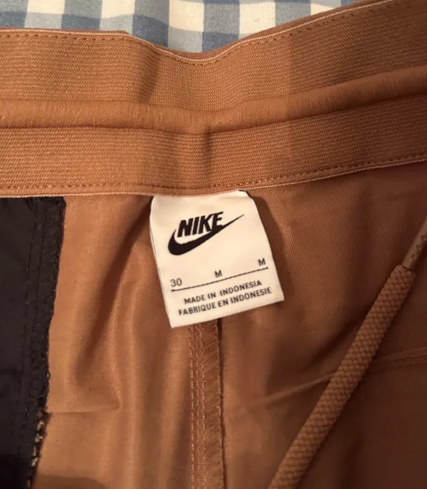 Nike Cargo Pants - Image 4