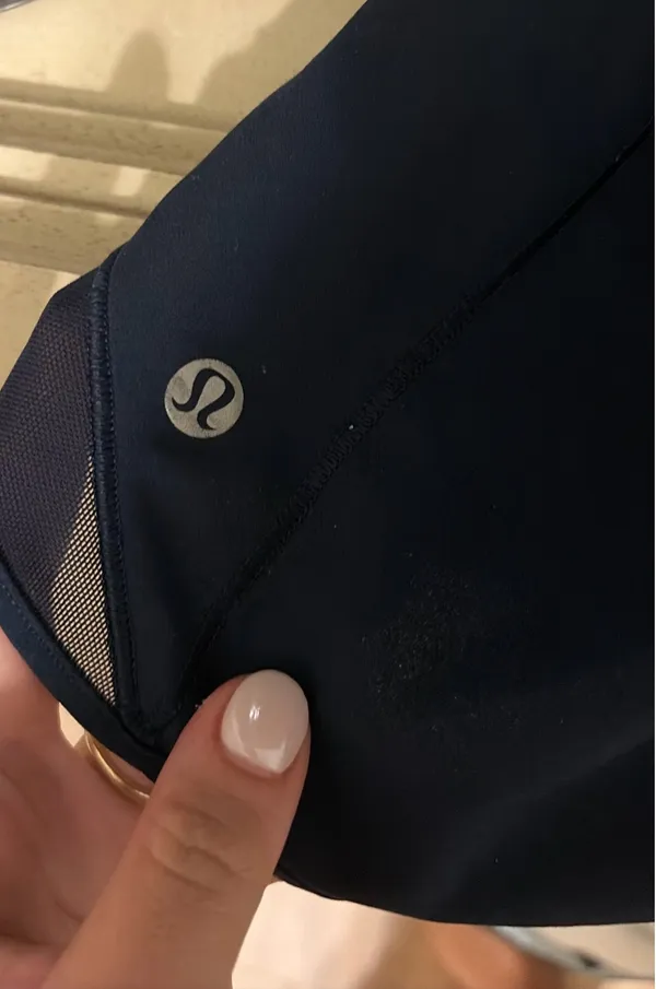 Lululemon Shorts Hotty Hot 2.5" - Image 2