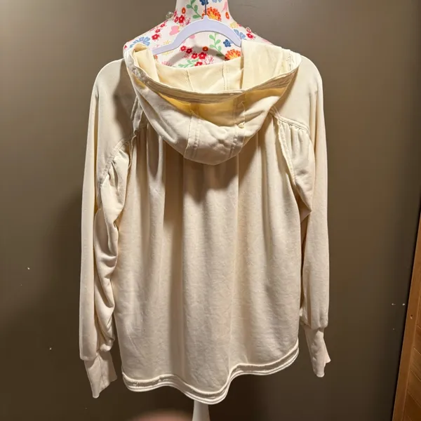 Anthropologie - Image 2