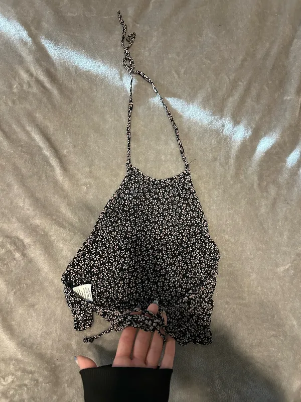 Brandy Melville Floral Halter Crop Top - Image 3