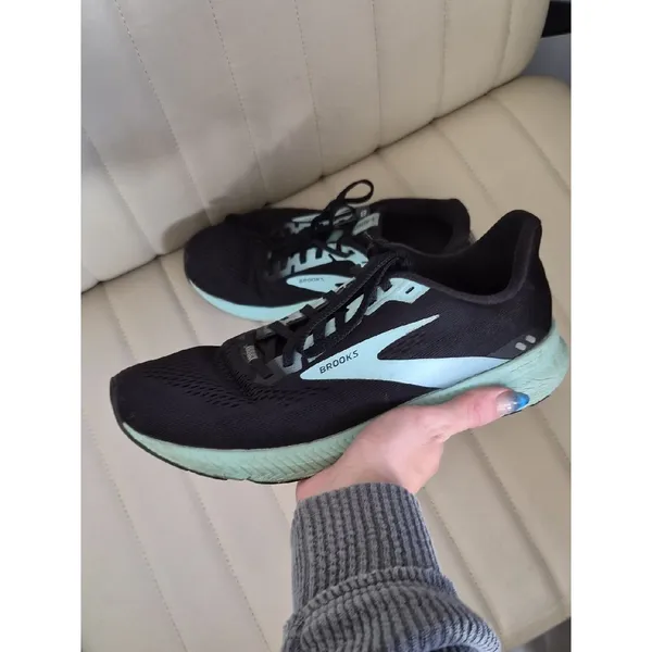 Brooks Black Running Shoes 8.5 with Light Blue Accents - Image 2