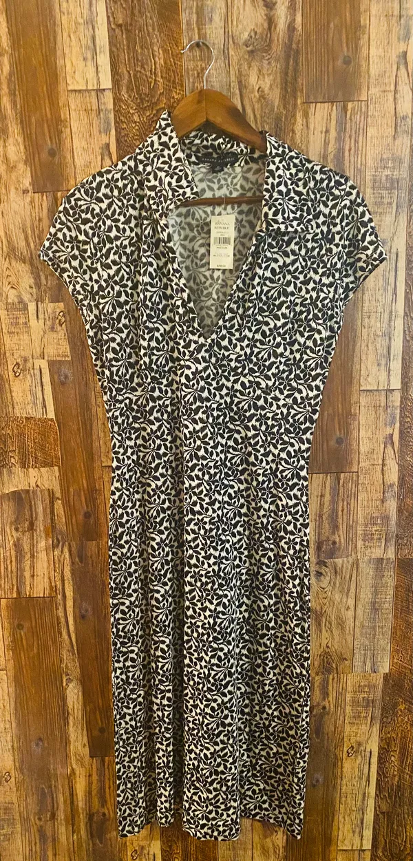 Banana Republic NWT Women's Black Flowery Size Medium Knee Length - Image 2