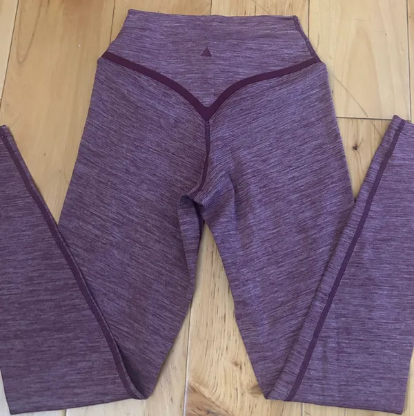 Balance Athletica Vitality Daydream V Crossover Blackberry Rose Leggings - Image 7