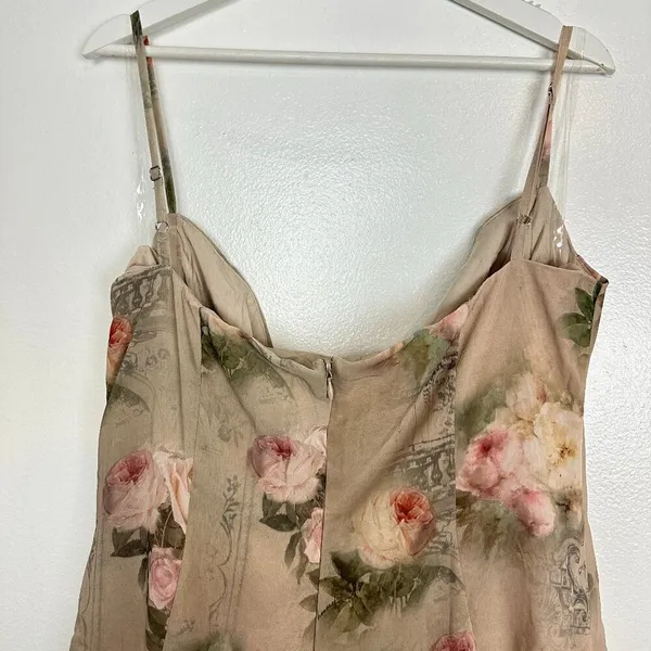 HOUSE OF CB Christiana Floral Minidress in Vintage Floral Size Large+ (Plus Cup) - Image 9