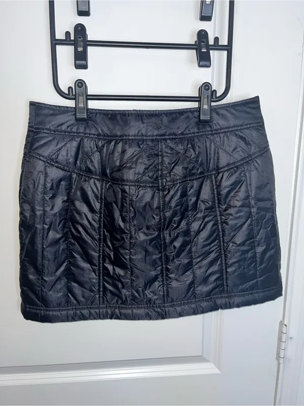 Athleta Toasty Buns Quilted Primaloft Insulated Puffer Apres Ski Gorpcore Skirt - Image 3
