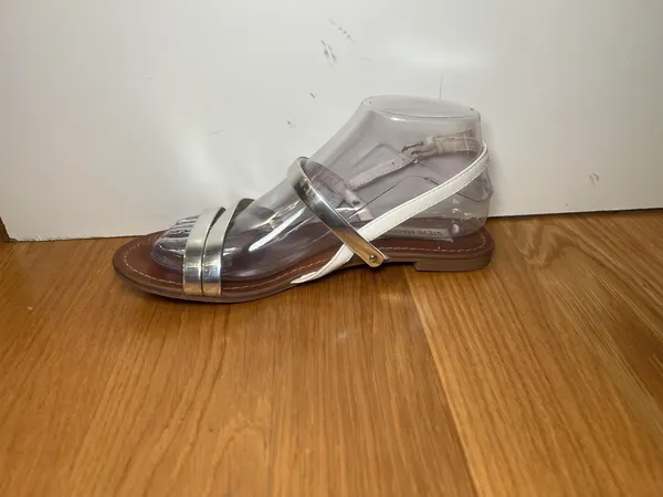 Steve Madden Sandals Womens Silver Metallic White Strappy Slingback Open Toe - Image 4