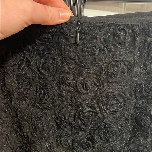 Lulu’s Luxurious Energy Black Tulle Rosette High-Waisted Midi Skirt in Black - Image 5