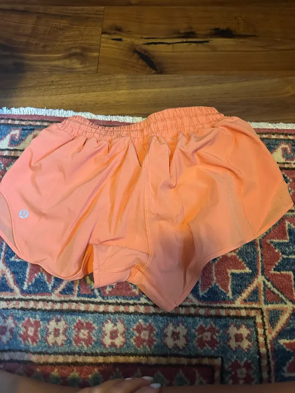 Lululemon Hotty Hot Shorts 2.5" Low-Rise - Image 2