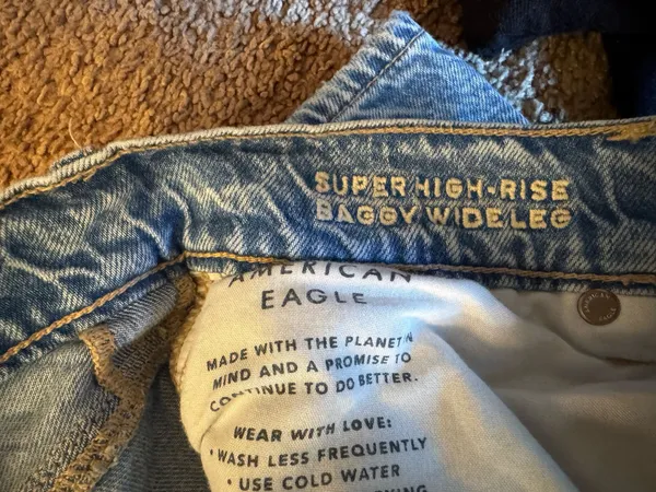 American Eagle Jeans - Image 3