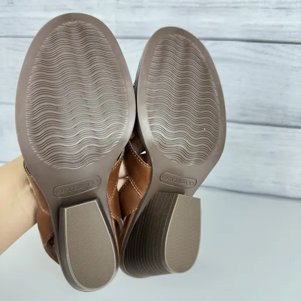 Frye and Co. Women's Brown Gelsey Heeled Open Toe Sandals Size 6.5 Vegan Leather - Image 9