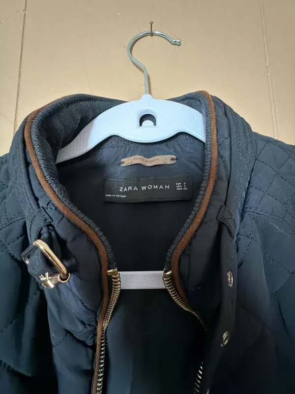 Zara Woman Navy Blue Quilted Vest Gold Hardware Faux Leather Trim Size S - Image 2