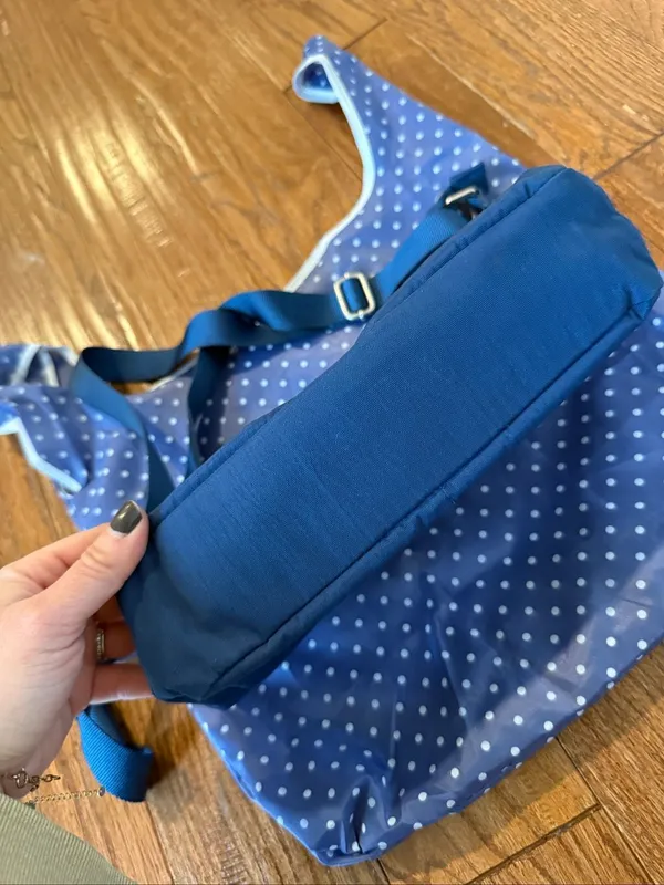 Baggallini blue crossbody travel bag and travel case - Image 3