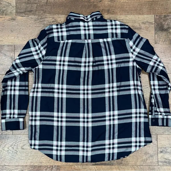 Banana Republic Boyfriend Fit Flannel Shirt - Image 10