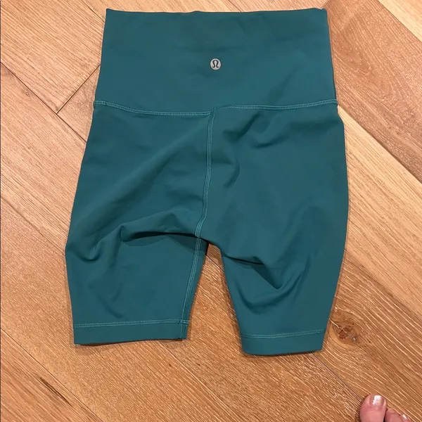 lululemon athletica Green Wunder Train High-Rise Shorts 8” size‎ 4 - Image 3