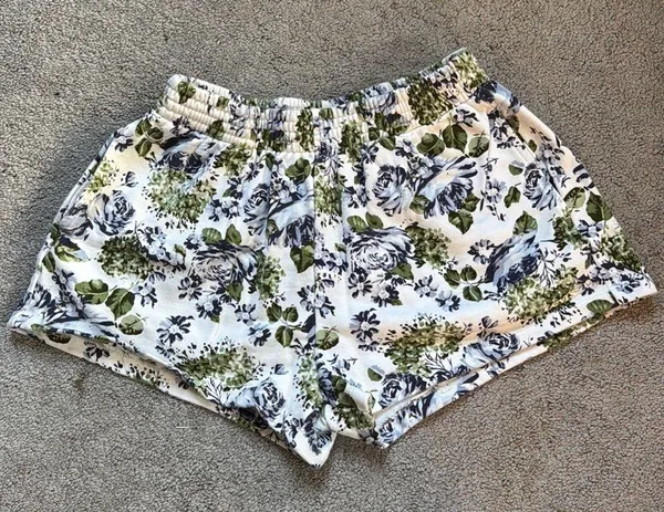 Levi’s Sweat Shorts  - Image 4