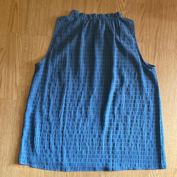 Ann Taylor Loft sleeveless patterned shell - Image 3