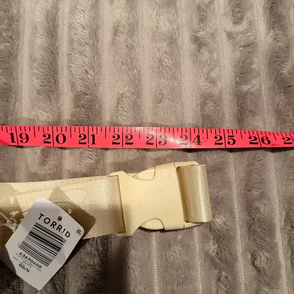 Torrid Quilted Belt Bag Off White Puffer Waist Pack Crossbody 43690450 NEW‎ - Image 6